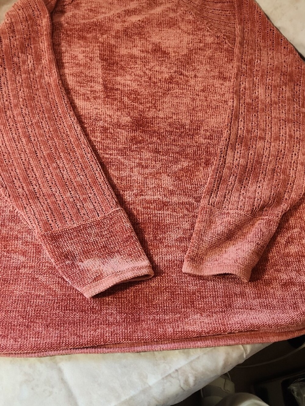 easel Rose Heathered Crewneck Sweater Wears Oversized. - Picture 8 of 9